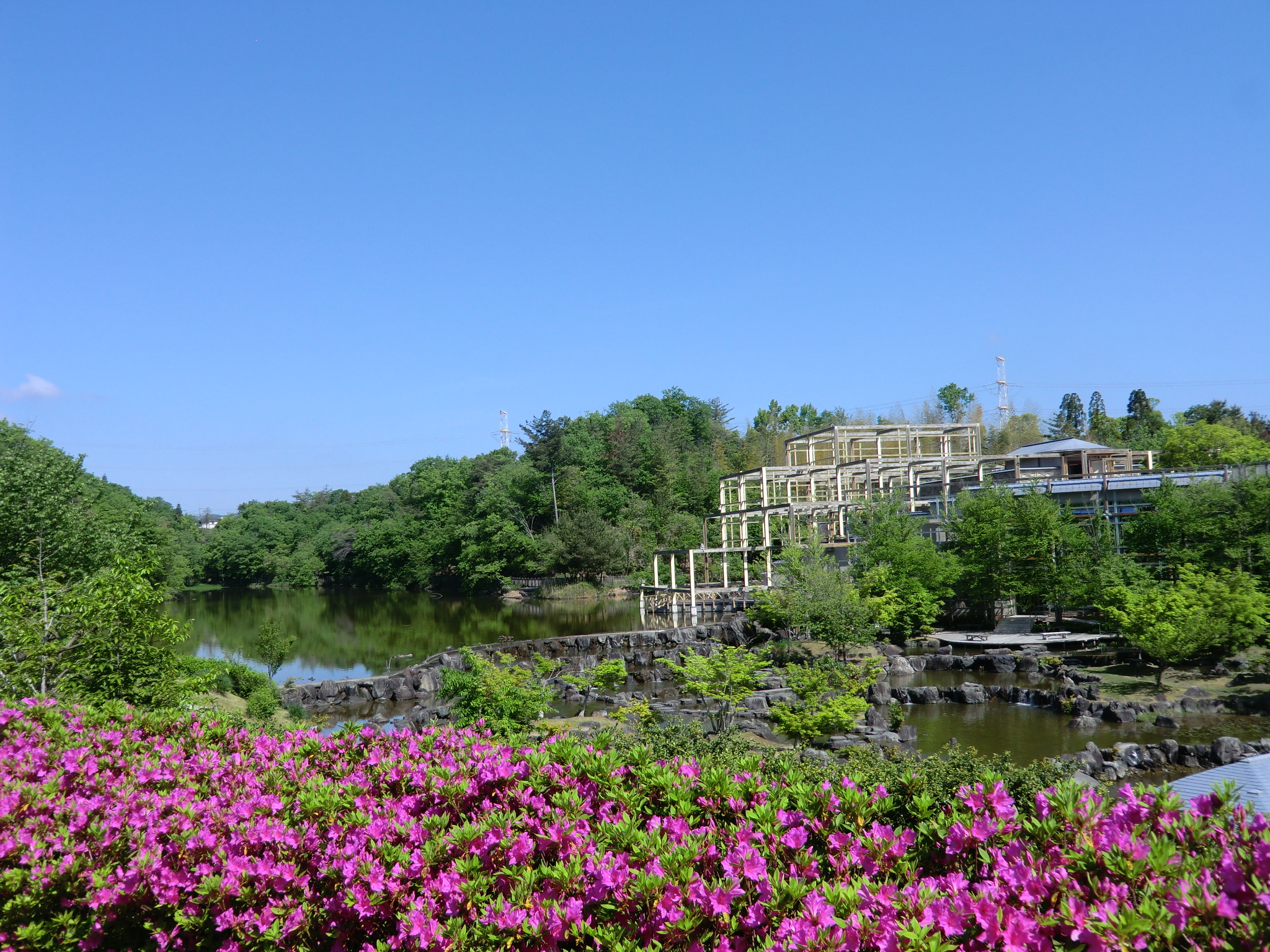 けいはんな学研都市（関西文化学術研究都市）の建設を記念する公園です